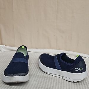 OOFOS OOMG EEZEE SLIP-ON SNEAKERS BFPM-11-005